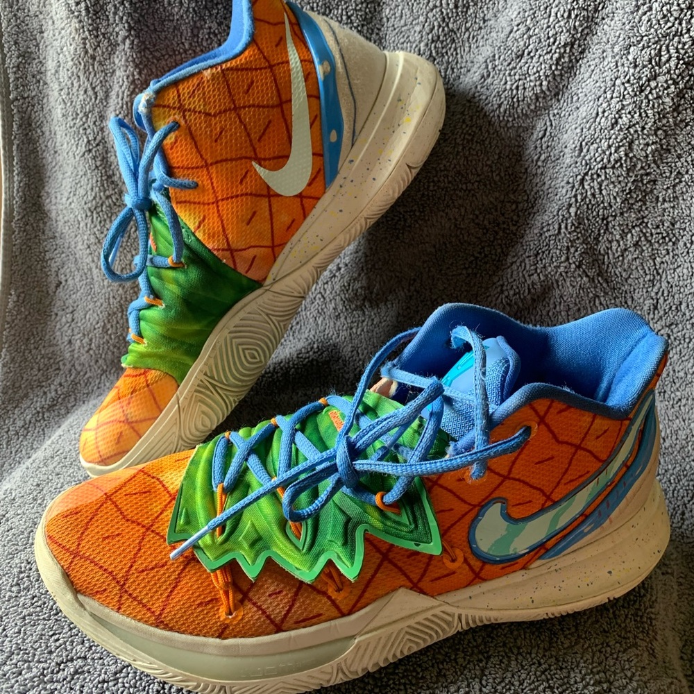 Nike Kyrie 5 SpongeBob Pineapple House Shoes